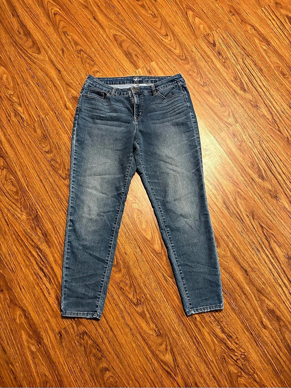 Style&co. Women's Curvy Skinny Leg Blue Denim Skinny Jeans Stretch - Size 14/33”